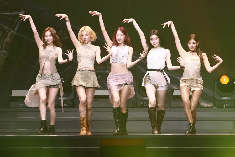 ITZY成員留真（左起）、禮志、有娜、彩領賣力熱舞。彭欣偉攝