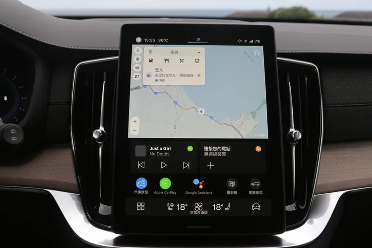 Volvo依舊用最簡單直觀的方式呈現操作介面，乾淨俐落，不必費力尋找功能。林浩昇攝