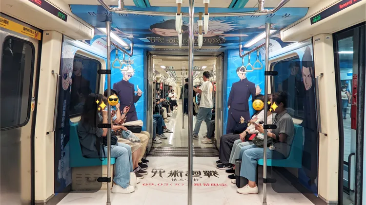 片商在台北捷運板南線包下一個車廂做廣告。Medialink Taiwan提供