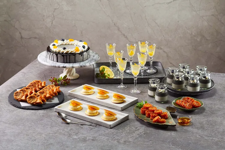 50樓Cafe韓風甜點柚子凍、柚子卡士達銅鑼燒、蜂蜜藥果、鯛魚燒、芝麻蛋糕、芝麻奶酪滿足甜蜜味蕾。業者提供