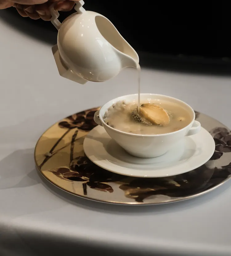 【雋‧溯】清涼補老火鮑魚湯。業者提供