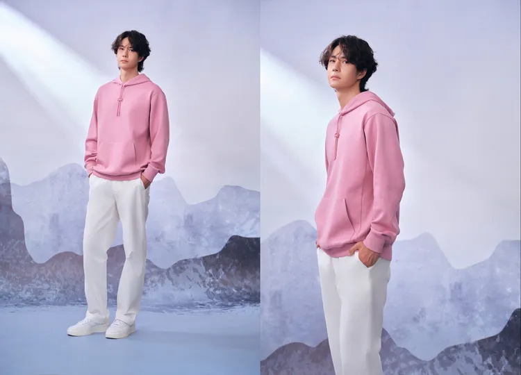 聯名系列加入本季品牌色卡新增的「冰淇淋粉」作為跳色。品牌提供