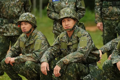 男星阿夫當兵好Man 甜喊「我好愛你」告白女友