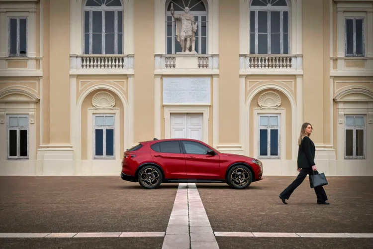 Stelvio在流暢線條與獨特比例中，定義豪華性能休旅新標準。業者提供