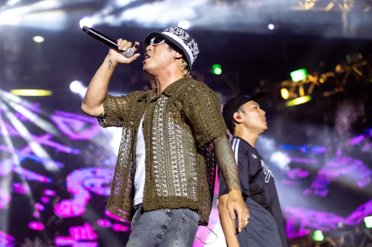 健志（左）與洋蔥。台東縣政府提供