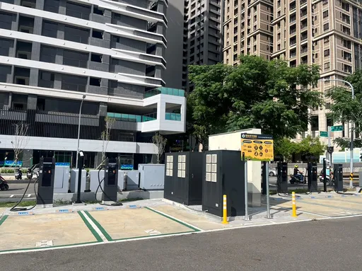 全台电动车公共充电桩达1.2万枪 交通部曝设置受限原因