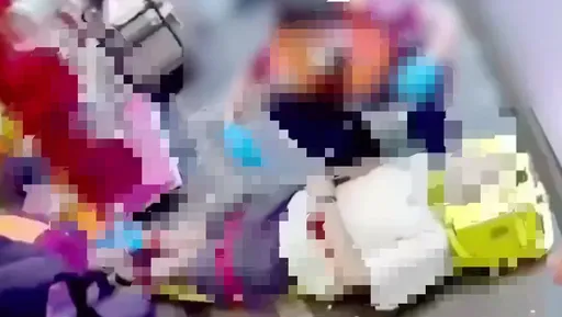 西門町商圈驚傳意外! 玩具店員擦玻璃失足墜2樓傷及腰部送醫