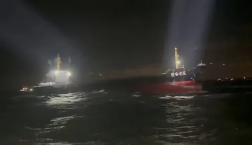 中國漁船颱風夜「玩命」越界搶撈 海巡艦艇摸黑頂風浪驅離