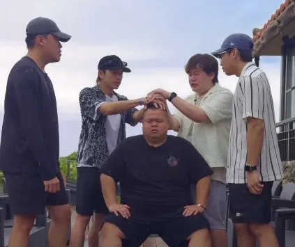 陳百祥（右二）帶著坤達、尼克、大蛇丸及胡椒，一起去日本做節目。翻攝《又離題了》YT