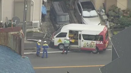 日幼兒園娃娃車衝撞民宅!司機當場不治 5童輕傷