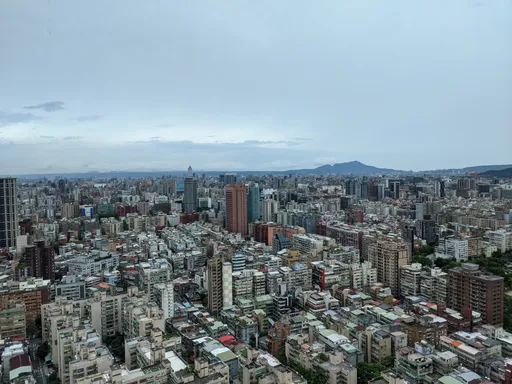 央行打炒房限貸令奏效 全台交易量年減5.7萬戶等同打8折