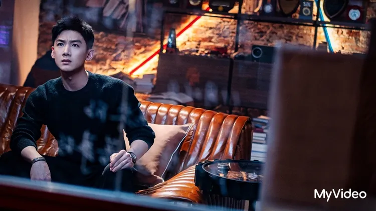 白敬亭秀粵語與爆炸頭大玩反差萌。台灣大哥大MyVideo提供