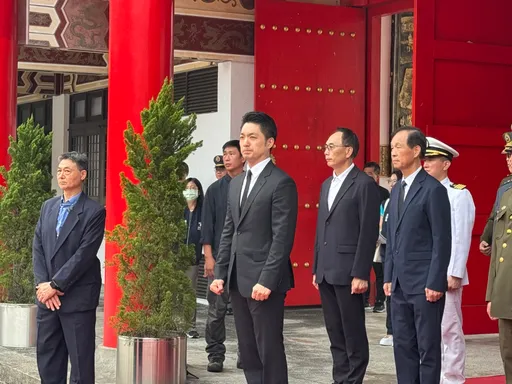 走讀釀8警傷!黃國昌伸手勒警脖 蔣萬安喊「可以理解」民眾黨支持者