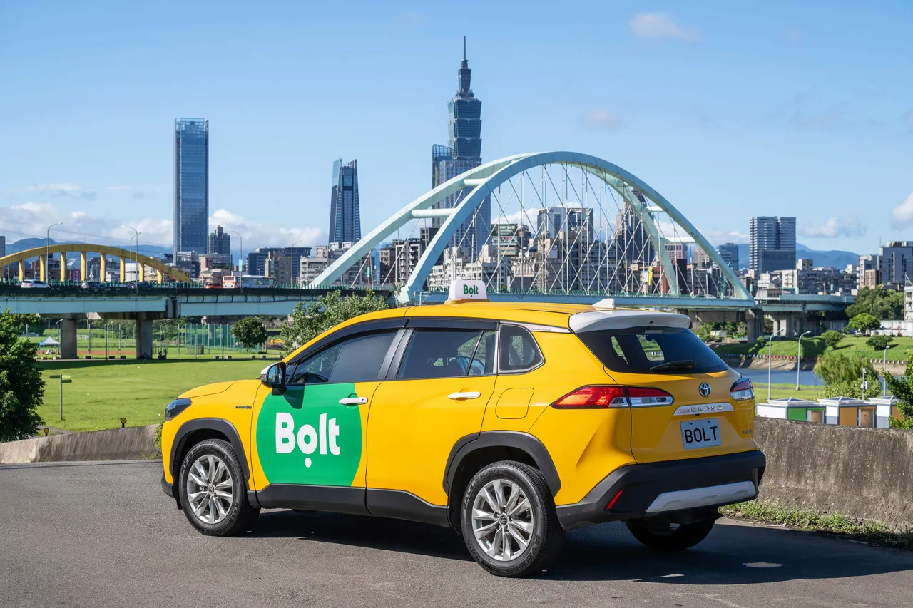 Bolt App的设计将驾驶与乘客的安全列为首要任务,并配备专责的内部安全团队。业者提供