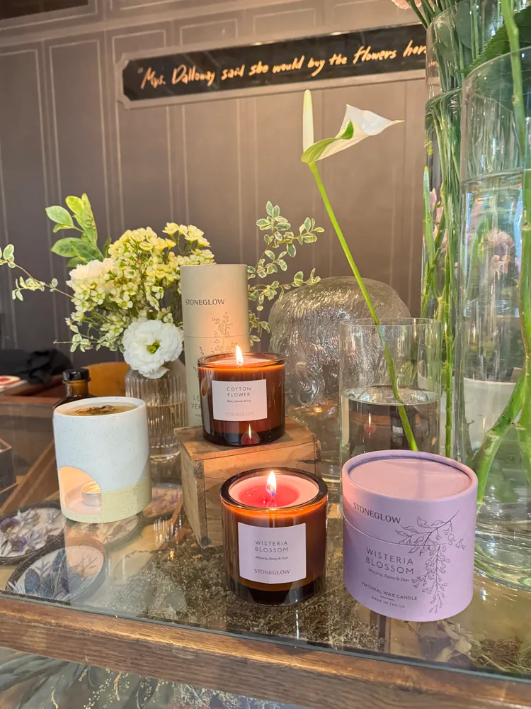 漫步花園系列香氛蠟燭1800元、擴香瓶160ml／1900元。張家玲攝