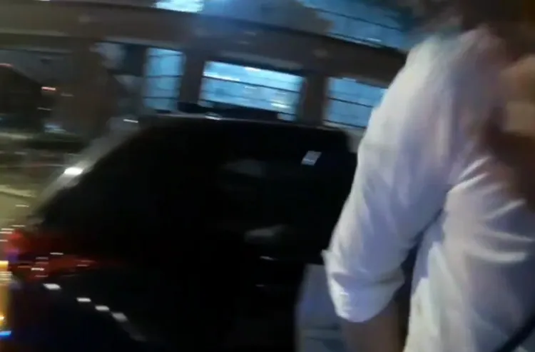 游男遭警方壓制。警方提供