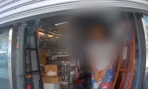 北市母女逛書局買文具竟遭反鎖店內 警到場解圍聯繫老闆開門