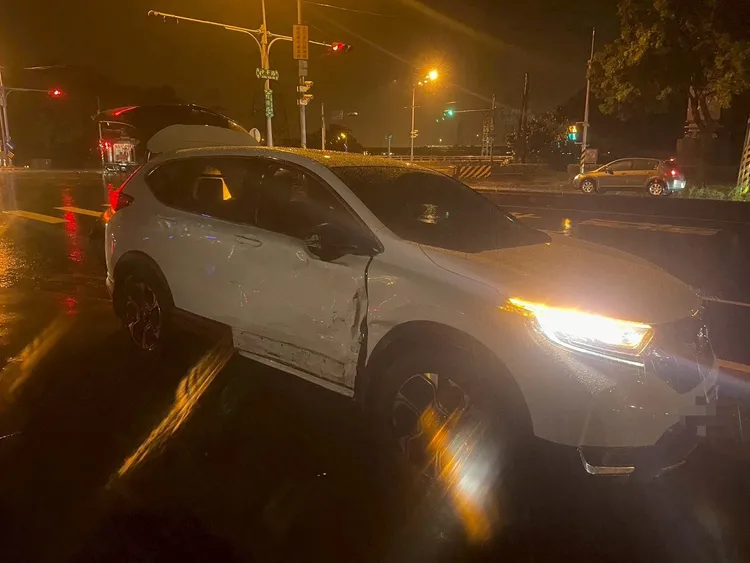 肇事休旅車。民眾提供