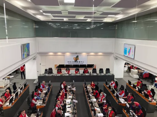 花蓮馬太鞍溪堰塞湖溢流下游 橋梁遭沖斷、市區淹水!逾3200人急撤