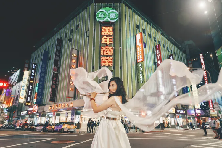 長笛美女華姵預告出席「客聲獎」的戰袍很美。華姵老師提供