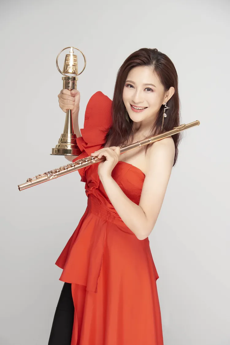 華姵畢業於巴黎師範高等音樂院。華姵老師提供