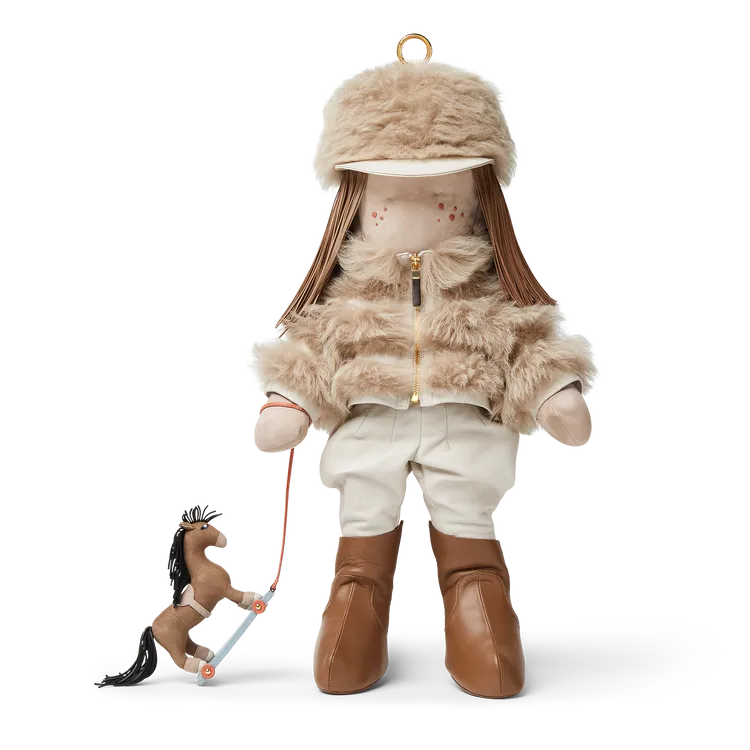 FENDI Best Friends Forever吊飾(Silvia)(大)，20萬3900元。品牌提供