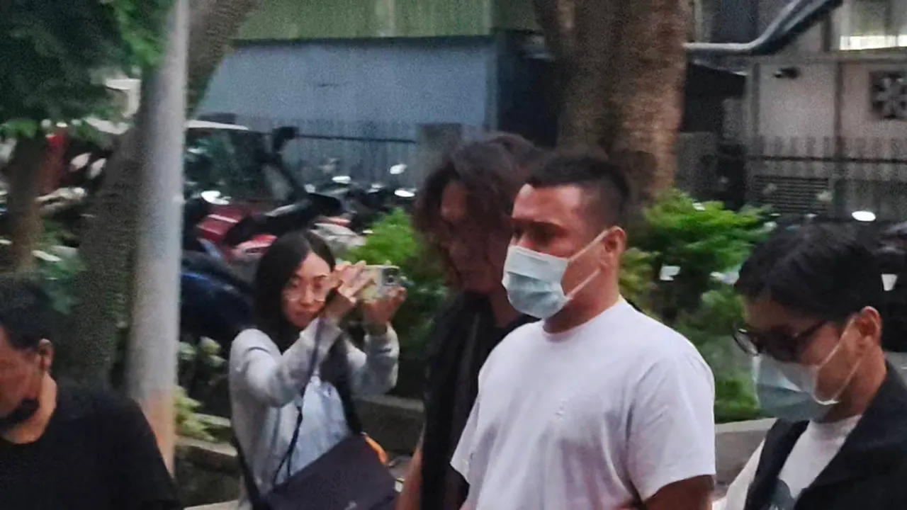 竹联帮静安会大哥夏尉泷(绰号夏安)涉嫌教唆友人痛殴沈姓女牙医,先前被移送被检复讯。张钦摄