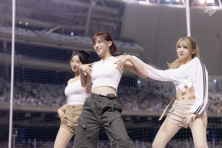 禹洙漢（左起）、河智媛、廉世彬。樂天桃猿提供