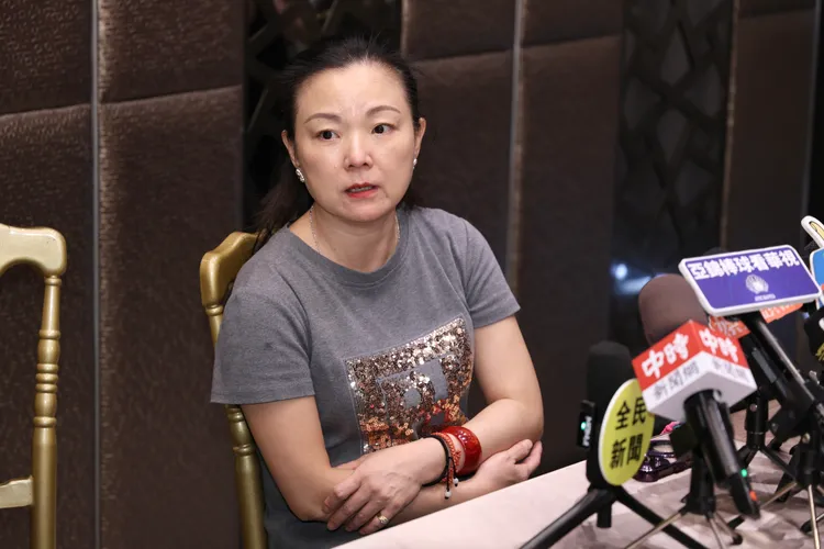 夏禕久未露面，風采依舊，十足凍齡。彭欣偉攝