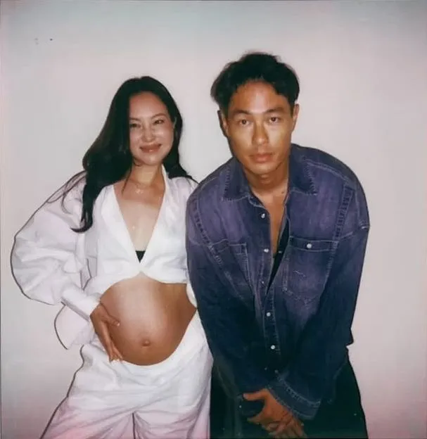 杨祐宁和老婆Melinda这个月将迎接第三胎报到。翻摄杨祐宁IG