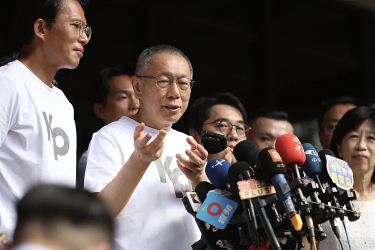 柯文哲步出北院後發表談話。彭欣偉攝