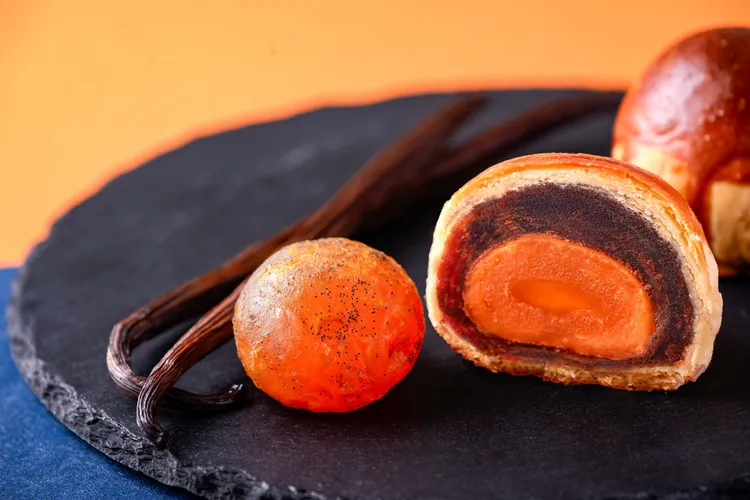 貓茶町「台灣香草蛋黃酥」一盒8入原價880元。貓茶町提供