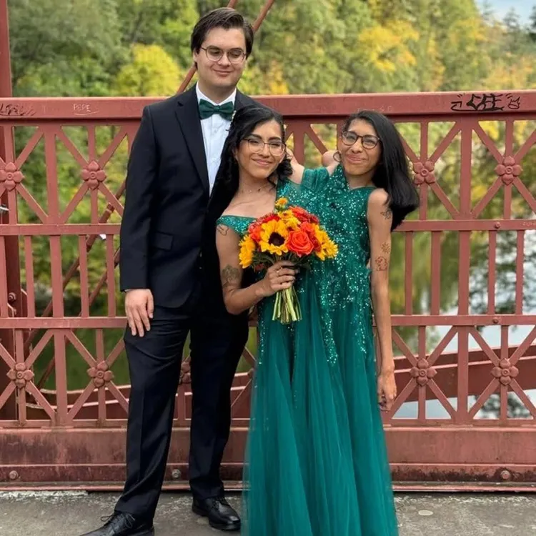 卡門嫁給丹尼爾。翻攝自X