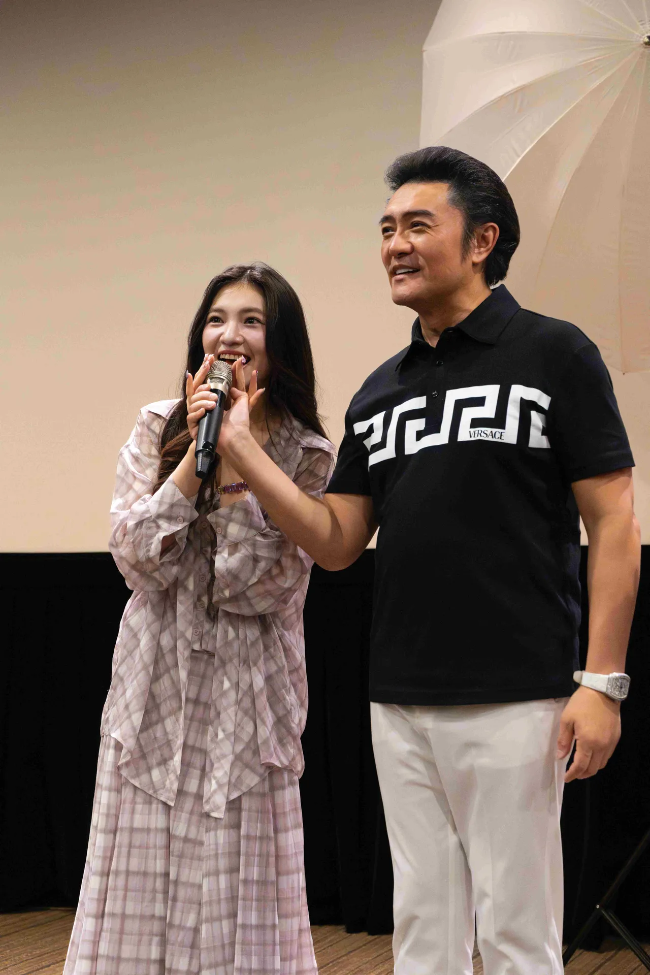 李㼈(右)与李紫嫣共同呼吁爱要及时。星光瑞瑞提供