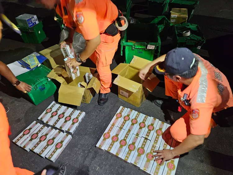 第四岸巡隊在嘉義布袋商港，1周內接連查獲 4 起違禁品案件。翻攝畫面