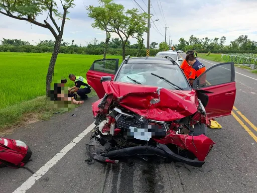 台南東山轎車對撞車頭全爛 釀1死2傷車上還起出毒品