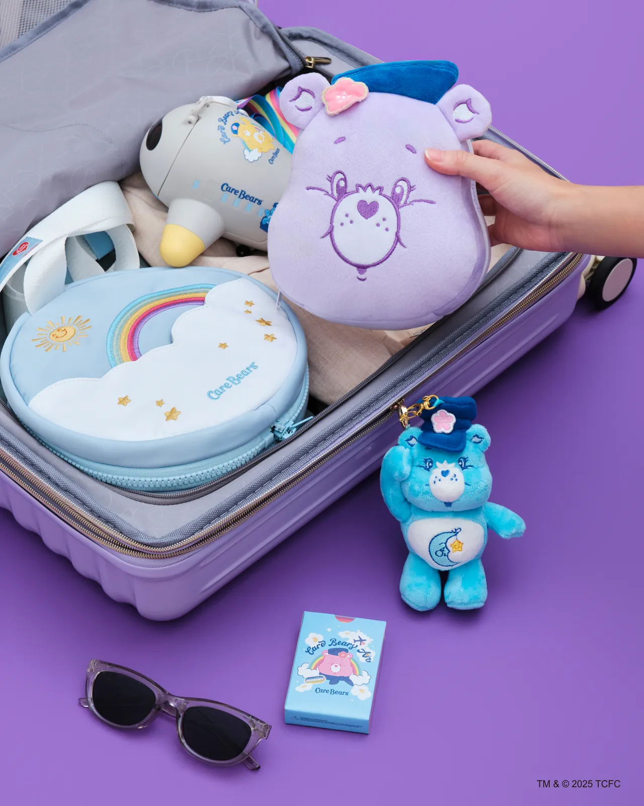 Care Bears限定联名周边商品即日起开放预购。华航提供