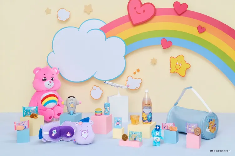 9月底起聯名餐點將陸續於機上餐盤現身。華航提供