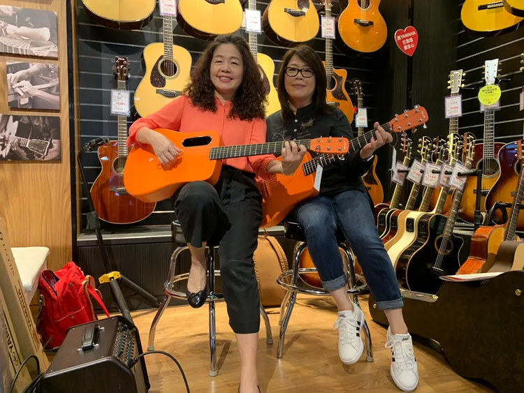 林佳蓉（右）與許淑娟。中華音樂人交流協會提供