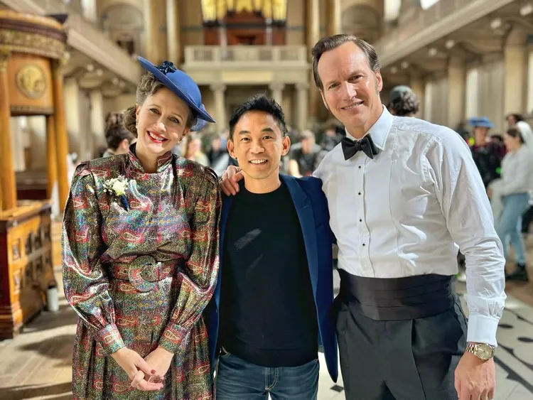 溫子仁開心與華倫夫婦合影。華納兄弟提供