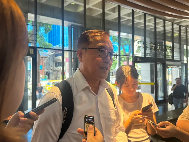 最低工資審議會後，勞方代表稱調幅僅3.18%，「不滿意但勉強接受」。張綵茜攝