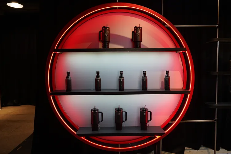 Stanley松菸快閃店展示Jennie設計的杯子。永新瓦提供