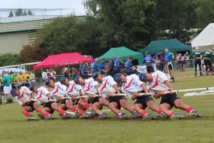 壽山高中拔河隊世界盃勇奪2金3銀佳績。教育局提供