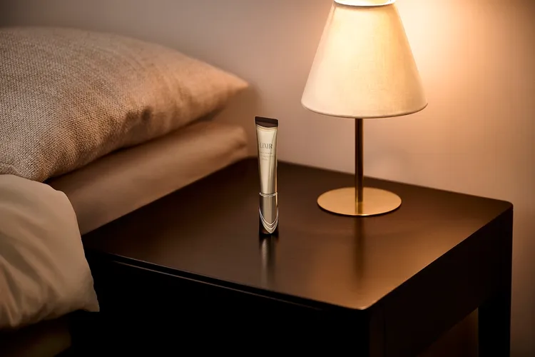 怡麗絲爾9月推出升級版「超能A醇小金管」膠原A醇超能撫紋精華。品牌提供