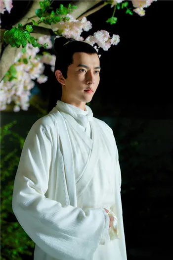 于朦胧在《太子妃升职记》饰演九王。剧照