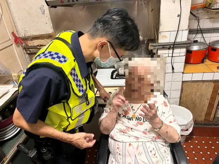 高齡百歲的高姓老奶奶說，她4個孩子通通死了，後一個今年5月也走了。民眾提供