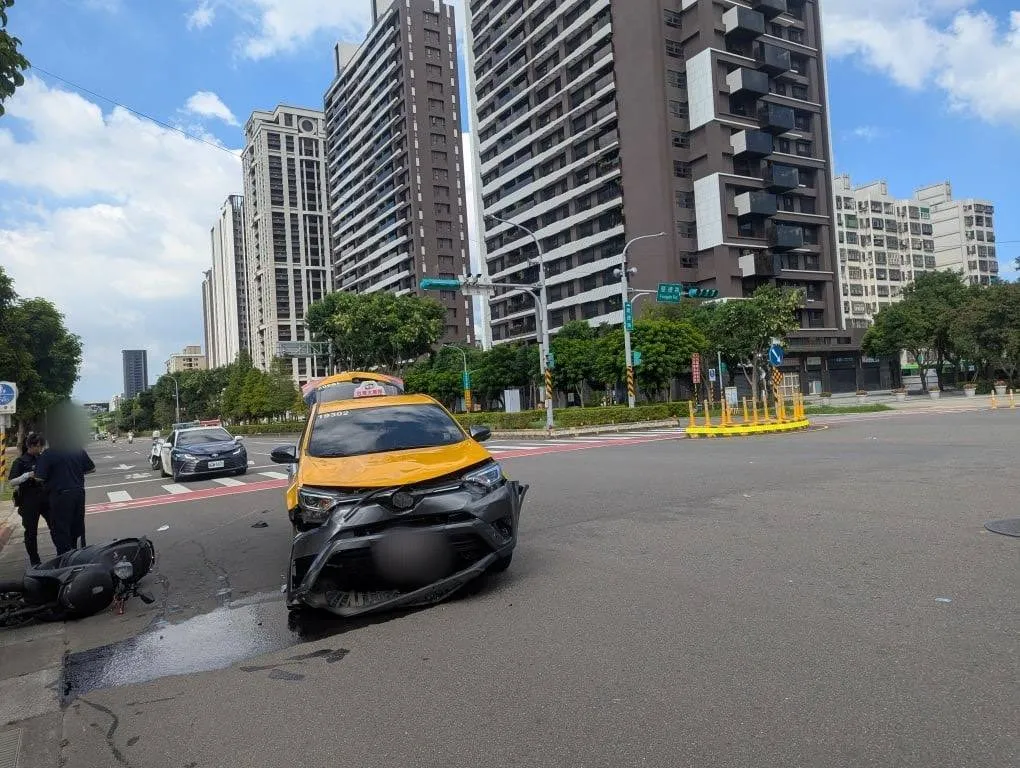 车祸现场。八德警分局提供