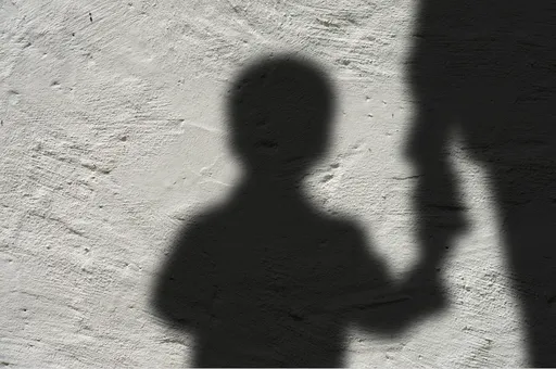 遭幼兒園不當對待!6歲女童拒學「拔髮成禿頂」 基隆教育處這樣說