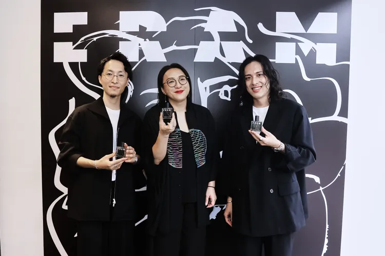 台灣服裝設計師汪俐伶（中）。品牌提供