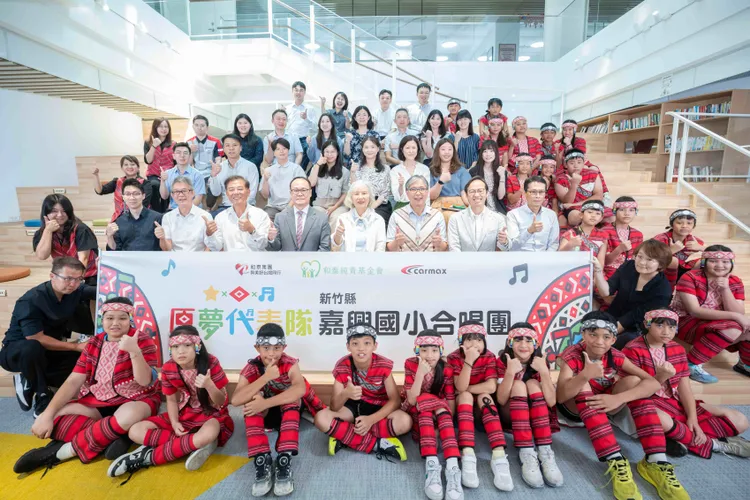 「原夢代表隊」嘉興國小現場演唱四首曲目，感動眾人。業者提供